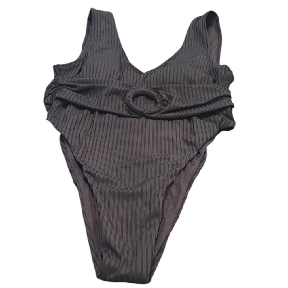 69. Toluca Black One Piece